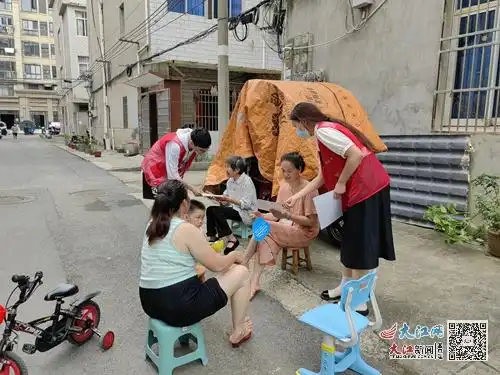 瑞昌市赛湖街道开展防范野生蘑菇中毒宣传活动组图
