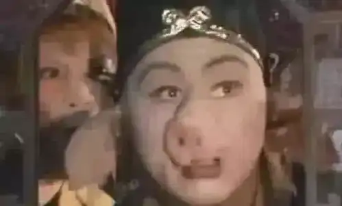 骗了咱多年的穿帮镜头,猪八戒的鼻子我忍了,皇上吃起了外卖

