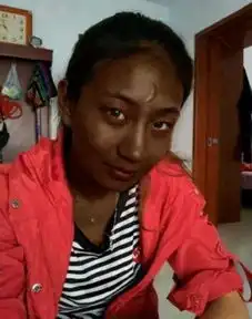 妹子靠化妆秒变女神堪比神级ps
