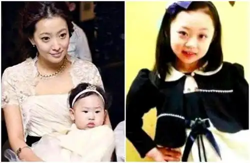 金喜善15岁女儿罕见曝光,颜值逆袭,曾因长得丑被网友嘲讽
