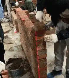 爆笑gif老板,你家的地板擦得太干净了吧,把我都滑倒了
