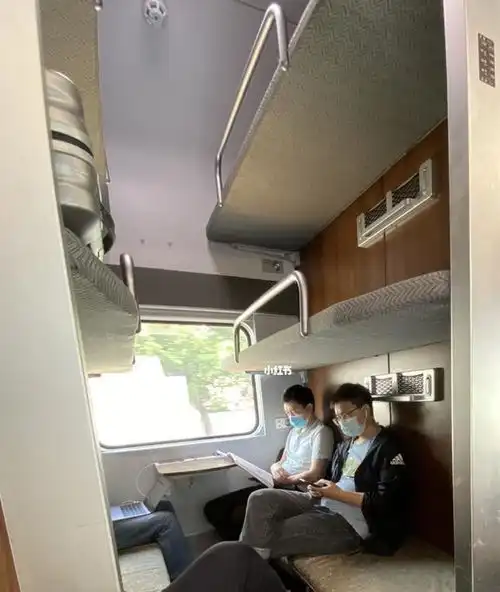 高级软卧一人软包多功能座等,这些火车坐席你坐过吗
