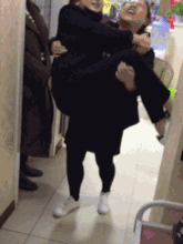 搞笑gif一个动作征服你
