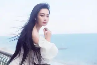 张馨予这身白纱比花棉袄顺眼
