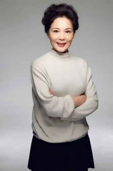 北电最丑女生杨青,曾因丑被北影拒之门外,现状如何
