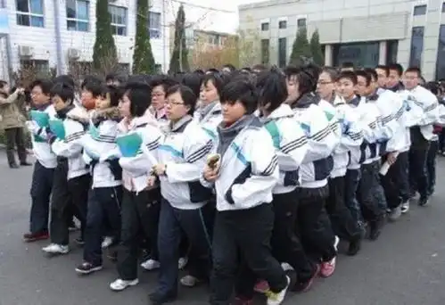 重点高中大搞社团允许染发,长沙雅礼中学火了,衡中学生羡慕不已
