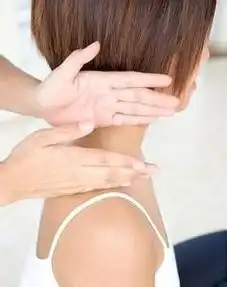 落枕后如何按摩能有效减轻疼痛感
