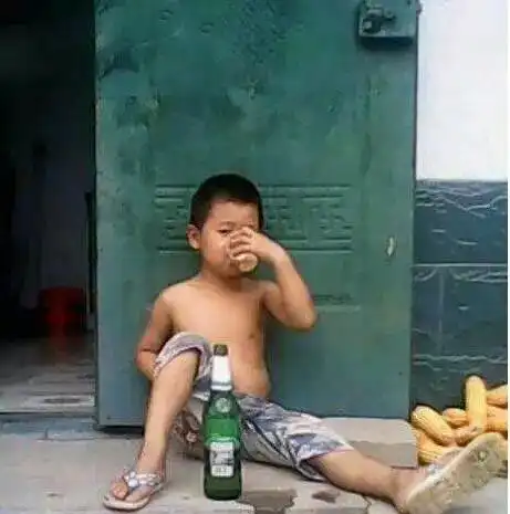 搞笑你妈更年期孩子叛逆期,我都惹不起,只能出去躲
