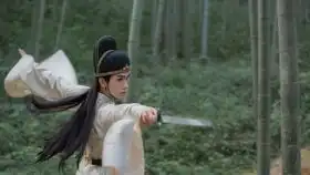 看来瑶妹对自己的cp心里非常清楚聂大我应该在车底而不是在车里
