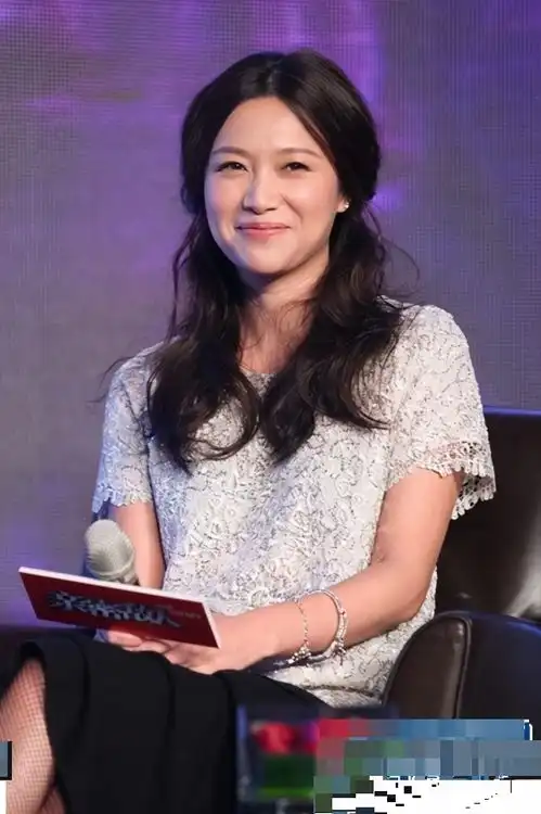 才女徐静蕾一个有趣的灵魂,活成了女人心中最美的样子
