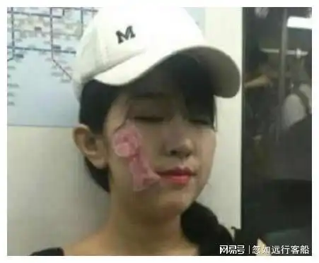 搞笑段子幽默笑话图片大哥,你一手的好牌,让你糟蹋了
