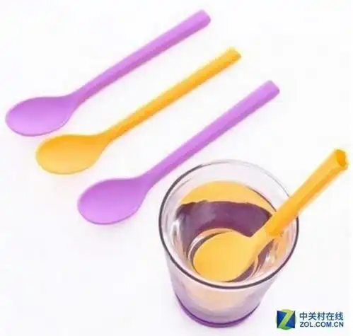 竟然带吸管功能有趣还实用的新式勺子
