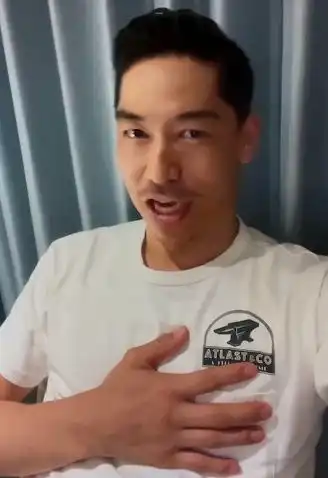 林志玲老公庆祝出道16年,厨艺相当好,黄渤才华和幽默
