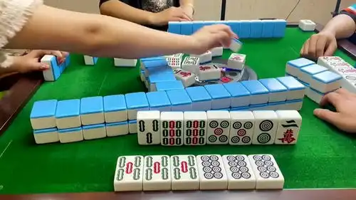 四川麻将打麻将没看见碰牌,这下难搞了,小姐姐放我一马行不
