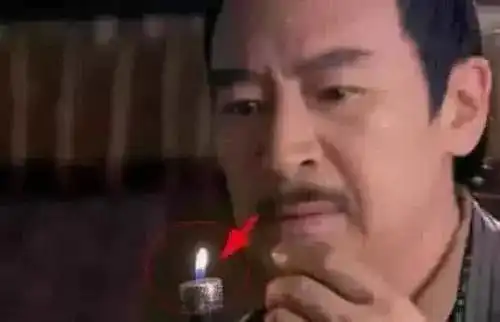 史上最强穿帮镜头葡萄当药丸不算啥,沈腾上学那会你就侧漏
