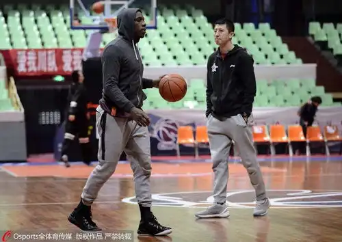 辽宁备战g3郭艾伦略显低沉众将表情严肃

