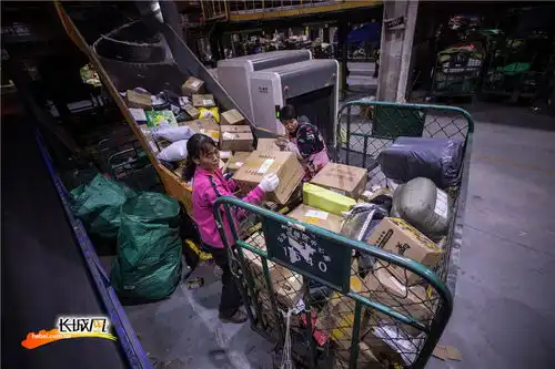 高清组图爆仓你的双十一快递在这里
