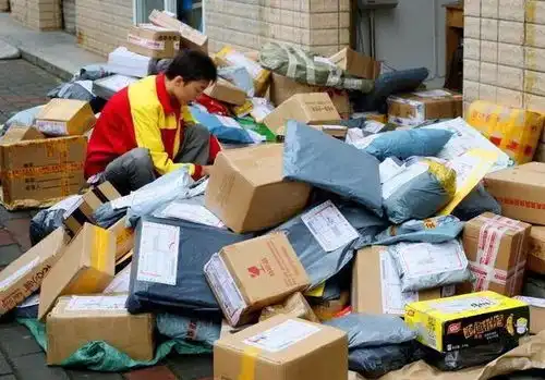 双十一辛苦的快递小哥,以后也可以评职称啦
