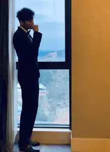 李晨参加活动表情落寞,范冰冰事件后他人气不降反增

