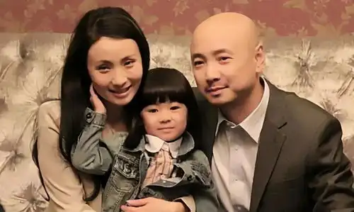 陶虹对女儿说你不漂亮也不丑星二代的颜值,就该被质疑
