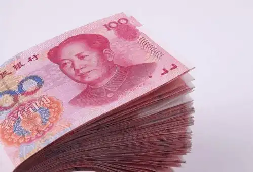 老员工年会上抽中6000块奖金,隔天去领钱,老板的话让他愣了
