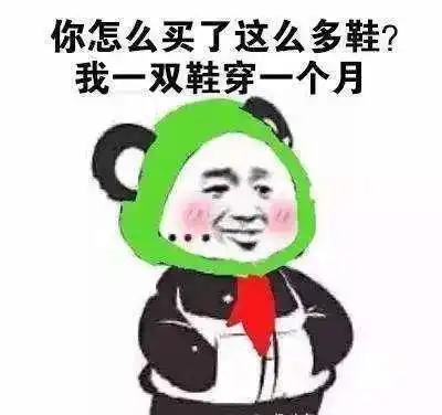 开心时间早上起车,一只白色小狗在车后晃悠,也没在意老公
