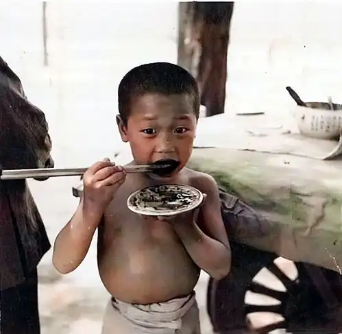 北京街头的历史老照片,一组照片看尽人生百态
