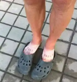 这家的鞋又丑出了新高度,为何乔治小王子都抢着穿
