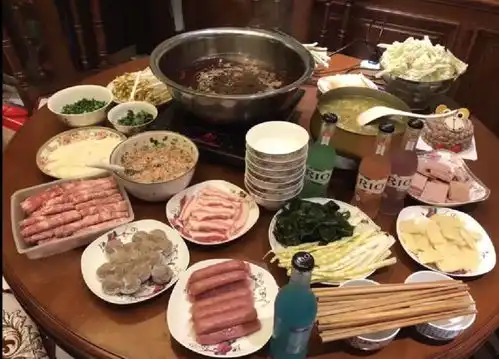温馨一刻晒出自家的年夜饭
