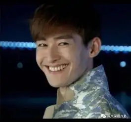 这种装出来的,跟真文化人李健放在一起对谈,就高下立见
