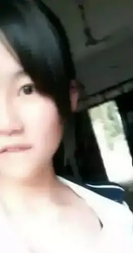 抖音面筋哥强势走红,女儿美照被曝光,长相清纯萝莉
