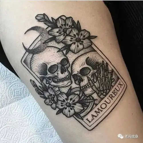 现在也有很多人纹身将那些对于自己来说意义重大的标记刻在皮肤上与自身融为一体
