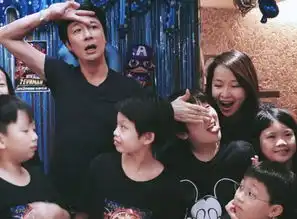 吴镇宇为儿子费曼庆10岁生日,网友费曼瘦了之后更帅了
