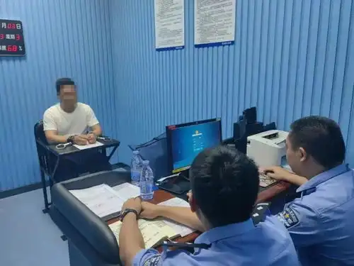 男子自称有数套豪华别墅,开豪车却没钱加油多名女性转账后被拉黑
