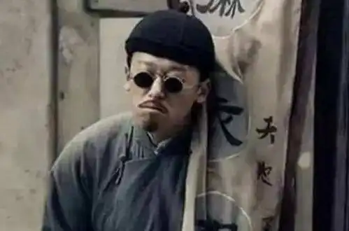 易田师傅富二代去算命,算命先生拒收钱,还说这样就不会有因果报应

