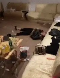 搞笑趣图老公我接好水了你快点去洗吧
