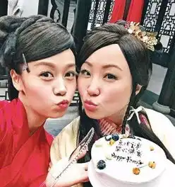 她是丑女专业户,如今竟一次吻遍tvb三大男神,搞笑荒唐

