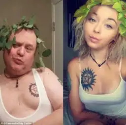 搞怪美男子模仿女儿滑稽自拍走红网络组图

