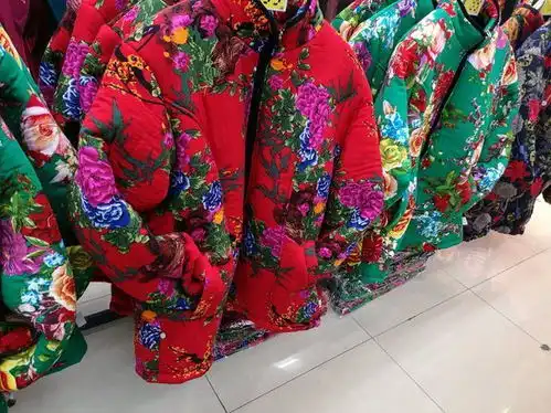 绿巨人居然穿过东北大棉袄你觉得土俗丑寡姐可不这么认为
