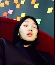 周冬雨故意晒粉内裤是啥意思网友看后竟都炸了
