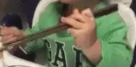 搞笑图片妹子看你表情这么痛苦,肯定是第一次打针
