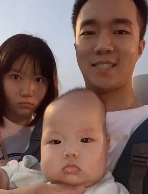 搞笑图片为了女儿的婚事是煞费苦心啊
