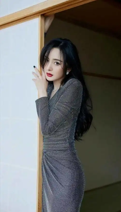 杨幂腿精,颜值身材太棒了
