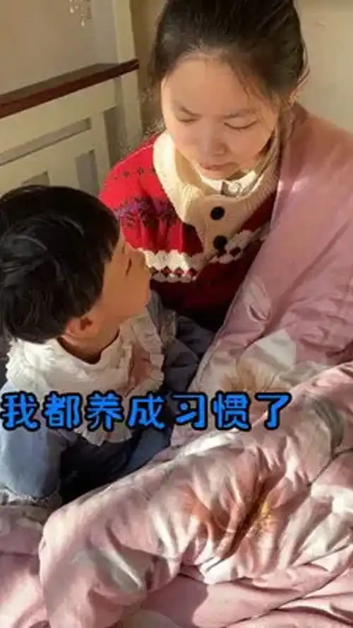 起床是个好习惯,这辈子能养成不小一一搞笑萌娃姐妹俩赖床
