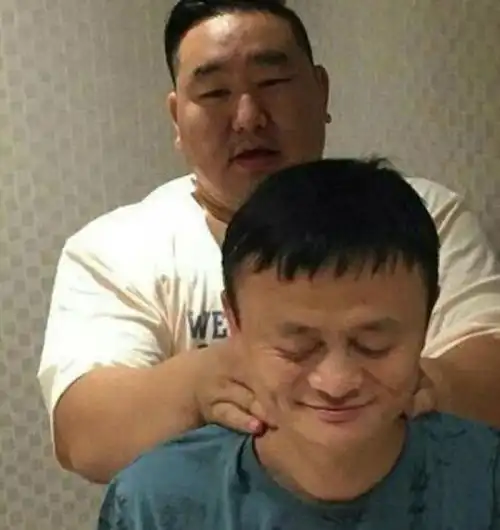 每日搞笑精选马云爸爸,你满意请给个五分好评哇
