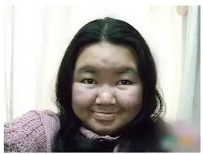 小月月真人照

