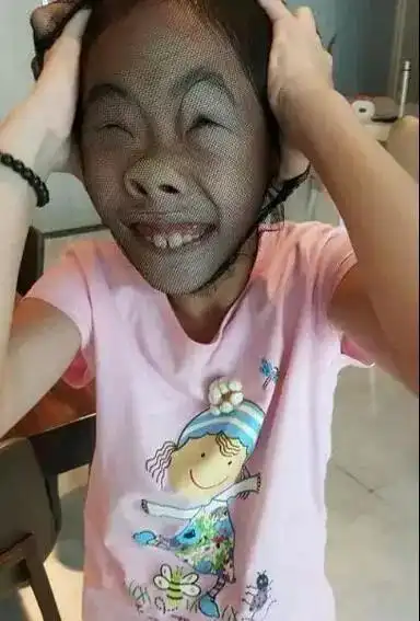 黎姿5岁小女儿跟两位姐姐颜值差太多,而小s的大女儿美出高级脸了
