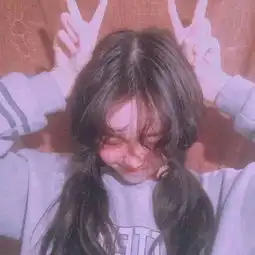 女生头像伪朦胧系头像
