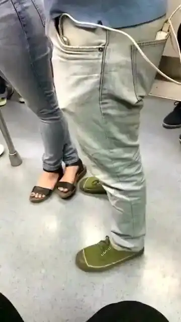 脚穿解放鞋,老外的潮流看不懂
