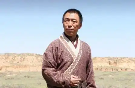 孙红雷晒黄渤照片,直呼小渤,你要坚强,站起来,黄渤回应亮了